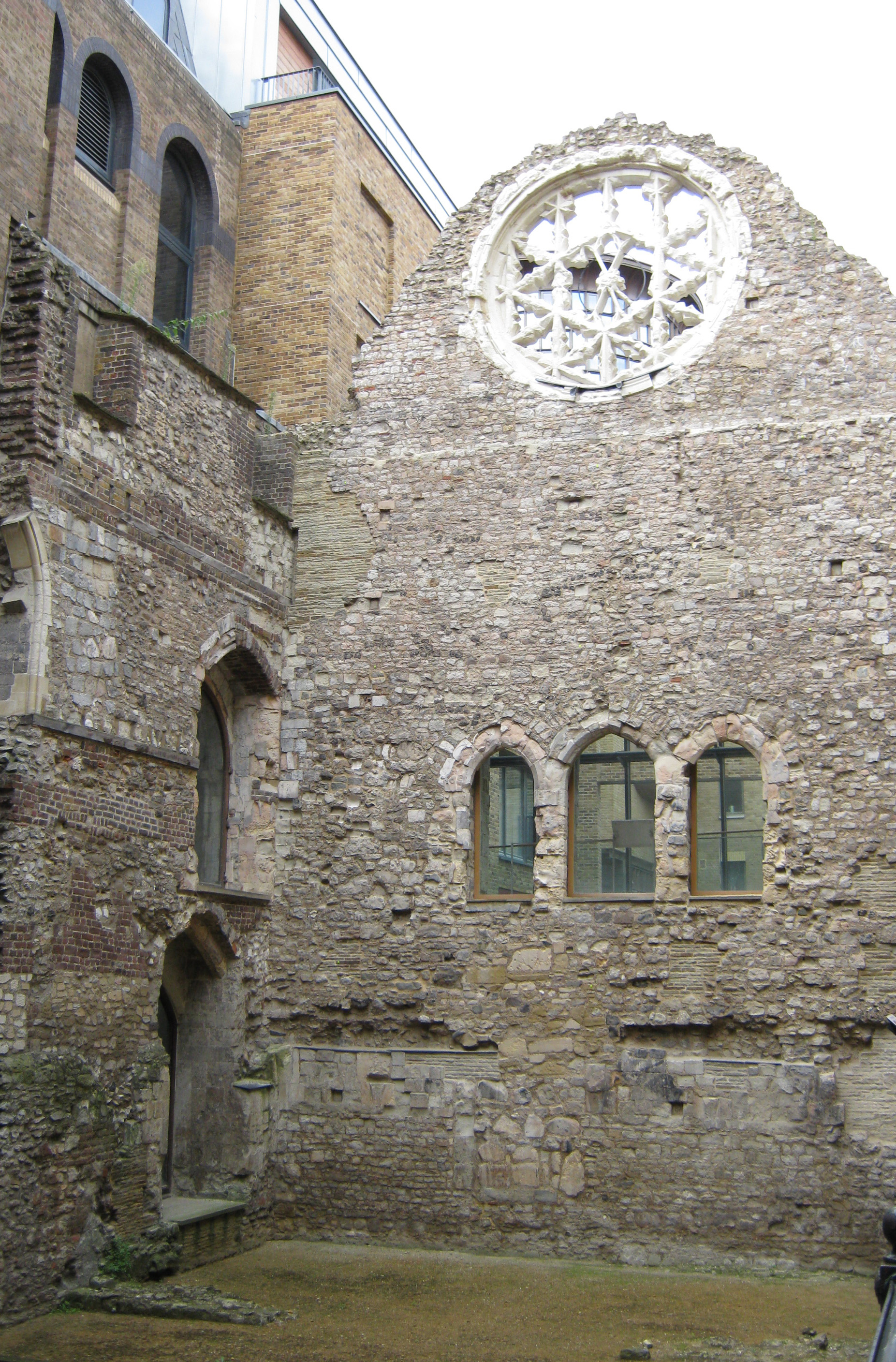 Remains of the Bishop of Winchester's Palace